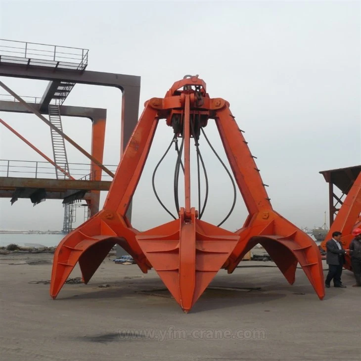 Rubber-tyred container gantry crane